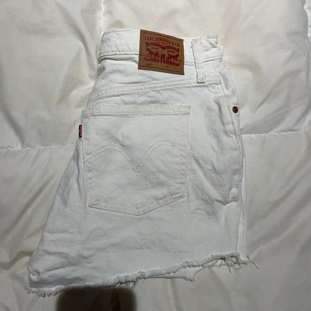 Levi’s Mid-Rise Jean Shorts